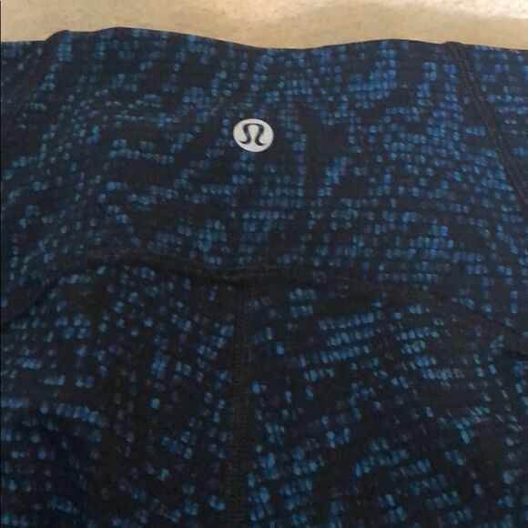 Lululemon Luxtreme Crops {Blue & Black} size 2 - Picture 4 of 7